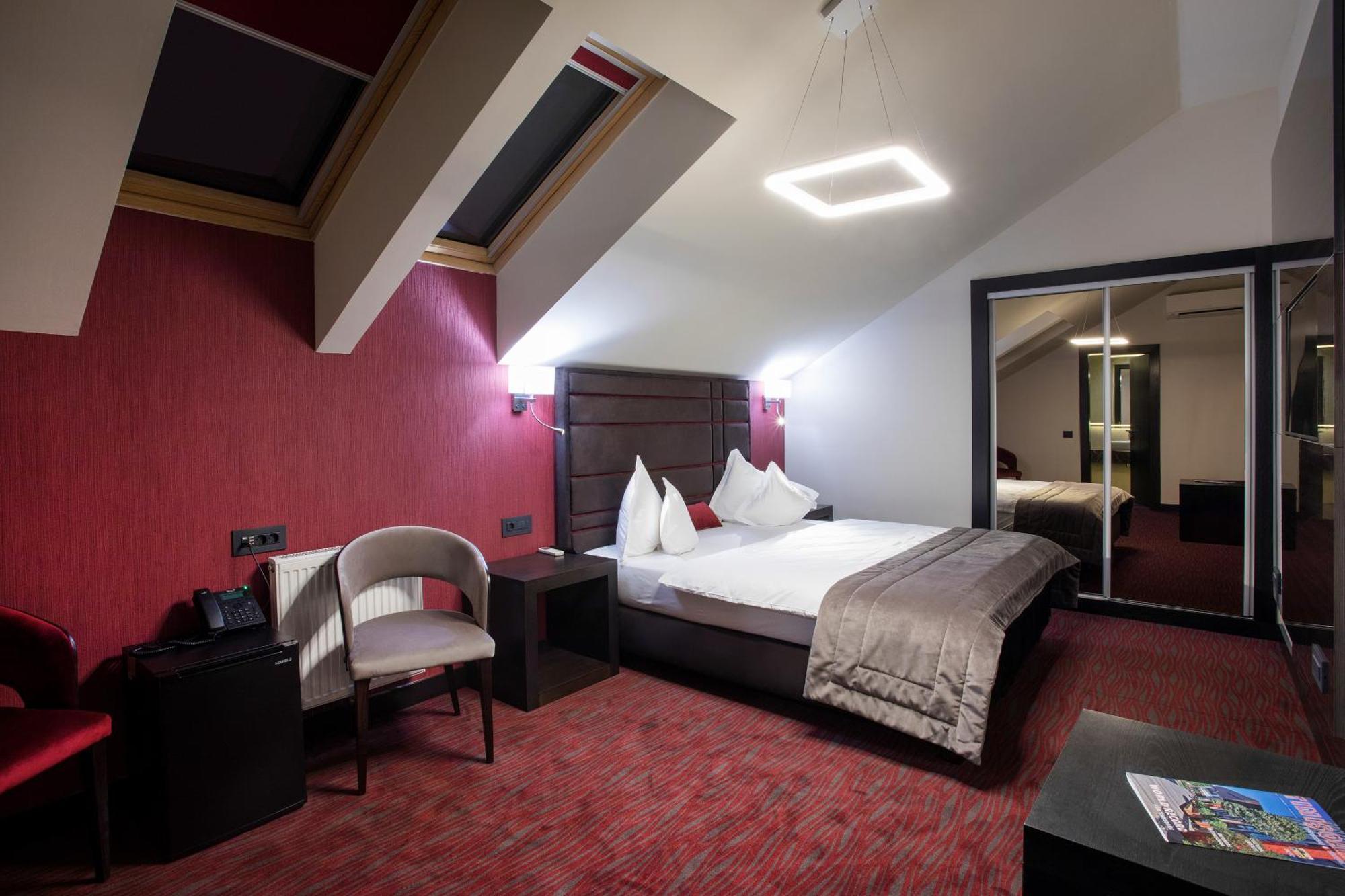The Fifth Floor By Old Town Hotel Timişoara Buitenkant foto